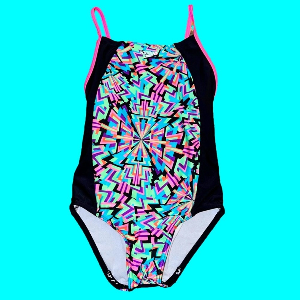 GIRL’S Aztec / confetti print, one piece Speedo bathing suit 🩱 - eye catching!